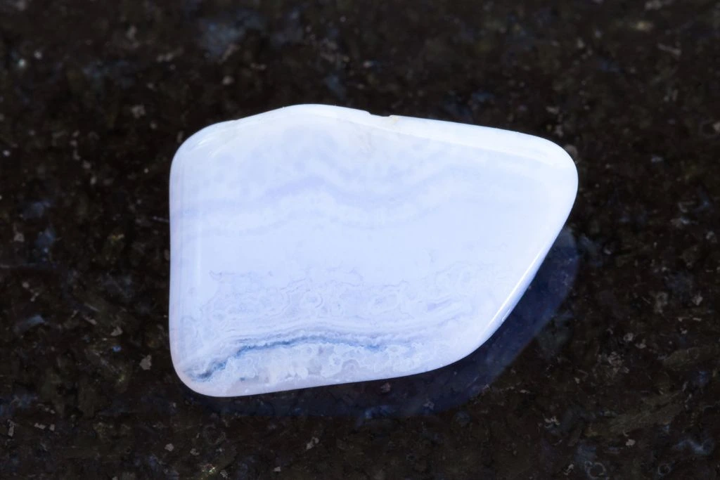 Blue Lace Agate Meaning: Properties and Benefits Must Know