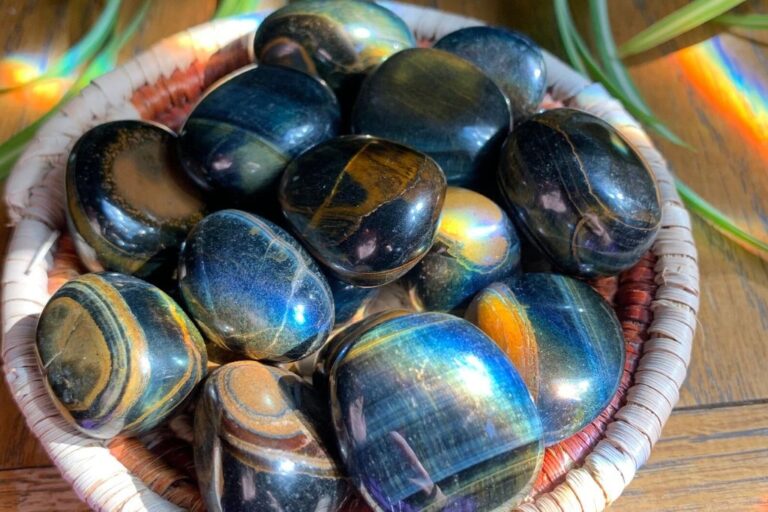 Blue Tiger’s Eye: Meaning, Properties, and Benefits