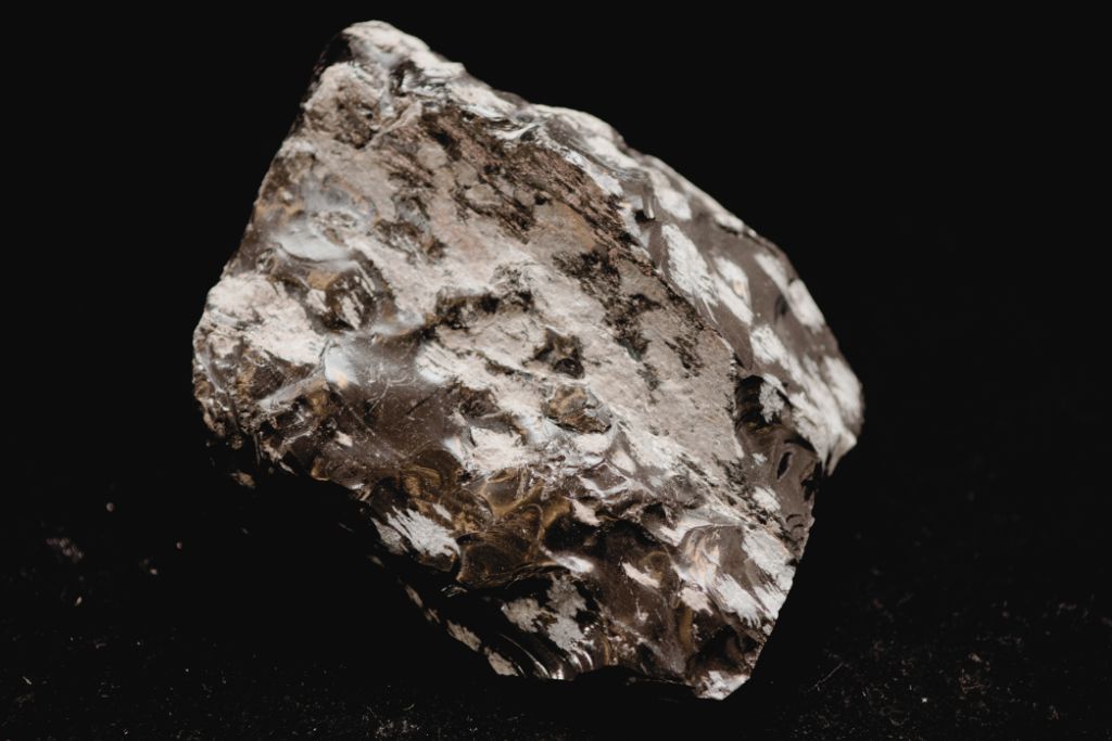 Cristobalite on dark background